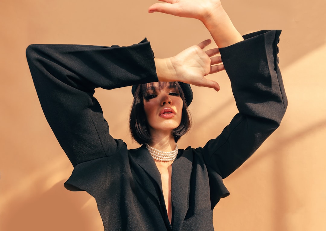 découvrez les dernières tendances de la mode, conseils style et inspirations pour affirmer votre look avec élégance et originalité.