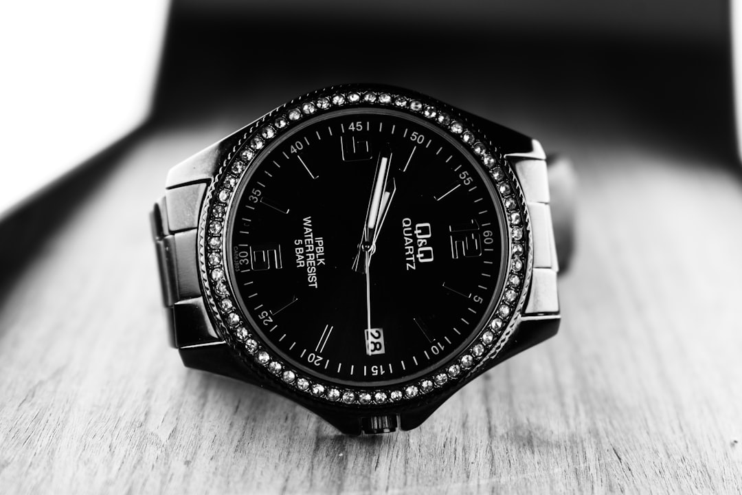 découvrez notre collection de montres à quartz alliant précision, élégance et durabilité pour un style intemporel au quotidien.