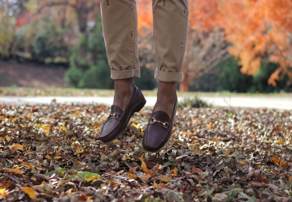 découvrez les tendances mode homme pour l'automne : vêtements élégants, couleurs chaudes et styles confortables pour une saison raffinée.