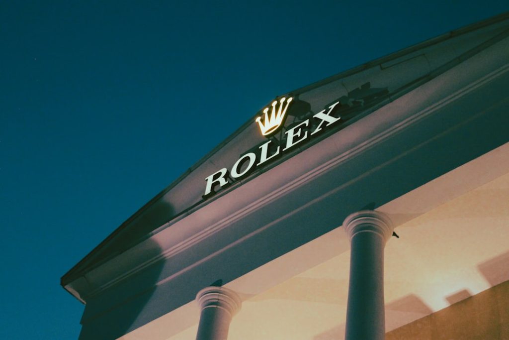 achetez une rolex day-date d'occasion certifiée, alliant luxe et authenticité pour une montre élégante et fiable.