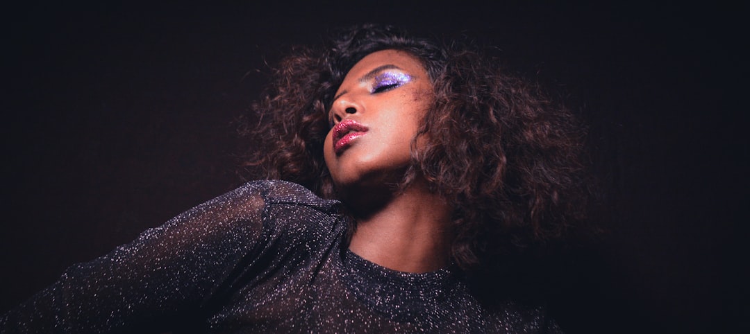 découvrez les dernières tendances de la fast-fashion avec des vêtements tendance, abordables et renouvelés rapidement pour un style toujours à la mode.