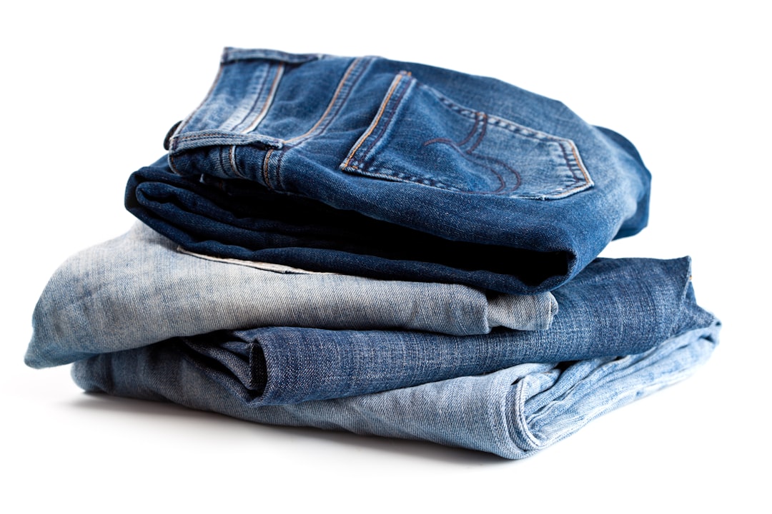 découvrez notre collection de jeans spécialement conçus pour les hommes ronds, alliant confort et style pour une silhouette mise en valeur.