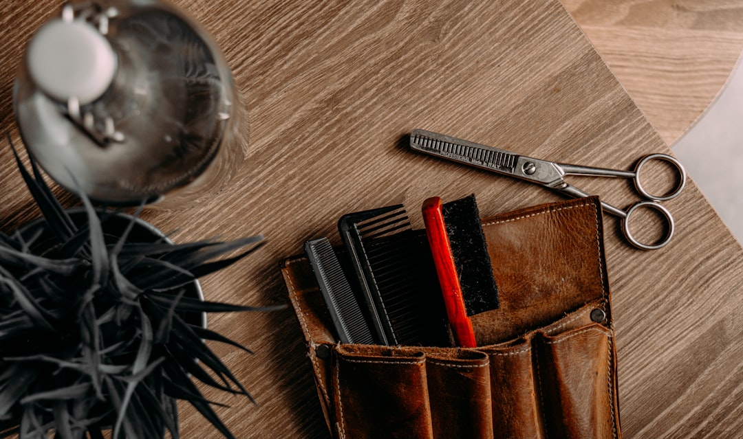 kit professionnel pour cheveux hommes : tous les produits essentiels pour un coiffage parfait et un entretien optimal de vos cheveux.