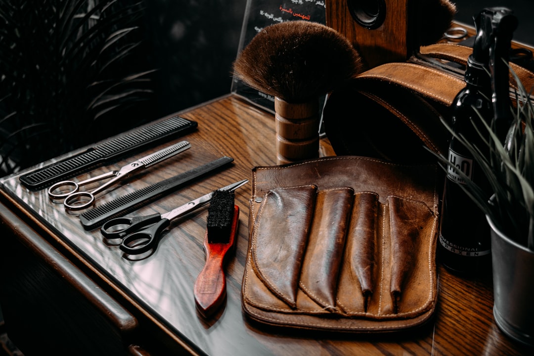 découvrez les indispensables du vêtement de travail pour hommes, alliant confort, durabilité et fonctionnalité pour affronter toutes vos journées professionnelles.