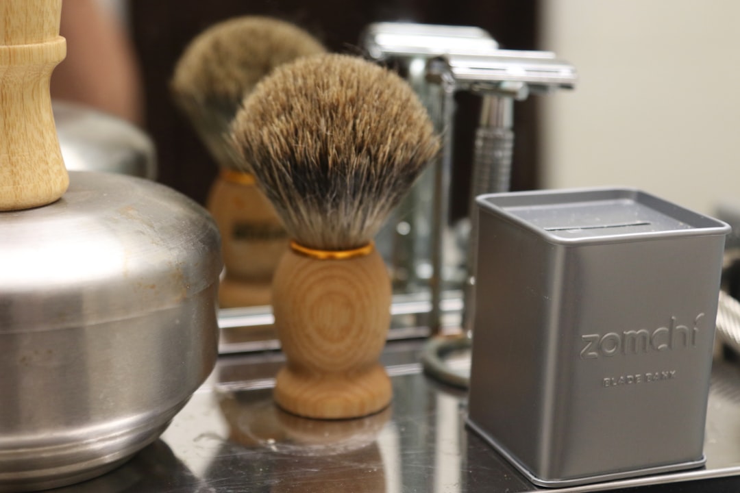 découvrez notre mousse à raser douce et efficace pour un rasage confortable et une peau hydratée. parfaite pour un rasage précis et sans irritation.