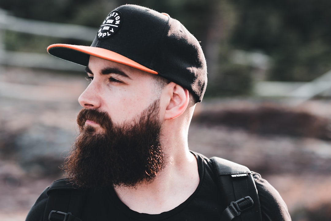 découvrez nos conseils et produits pour une barbe douce et bien entretenue, alliant confort et style au quotidien.