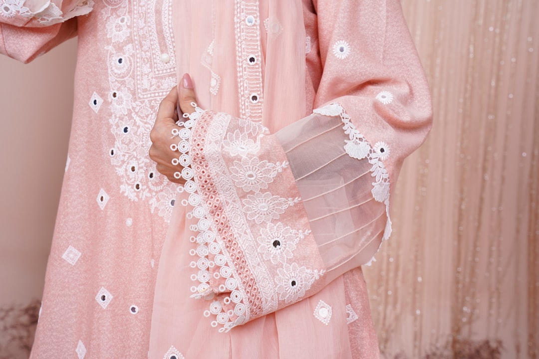 découvrez la collection summer dress 2024 : des robes légères, élégantes et tendance pour un été stylé et confortable.