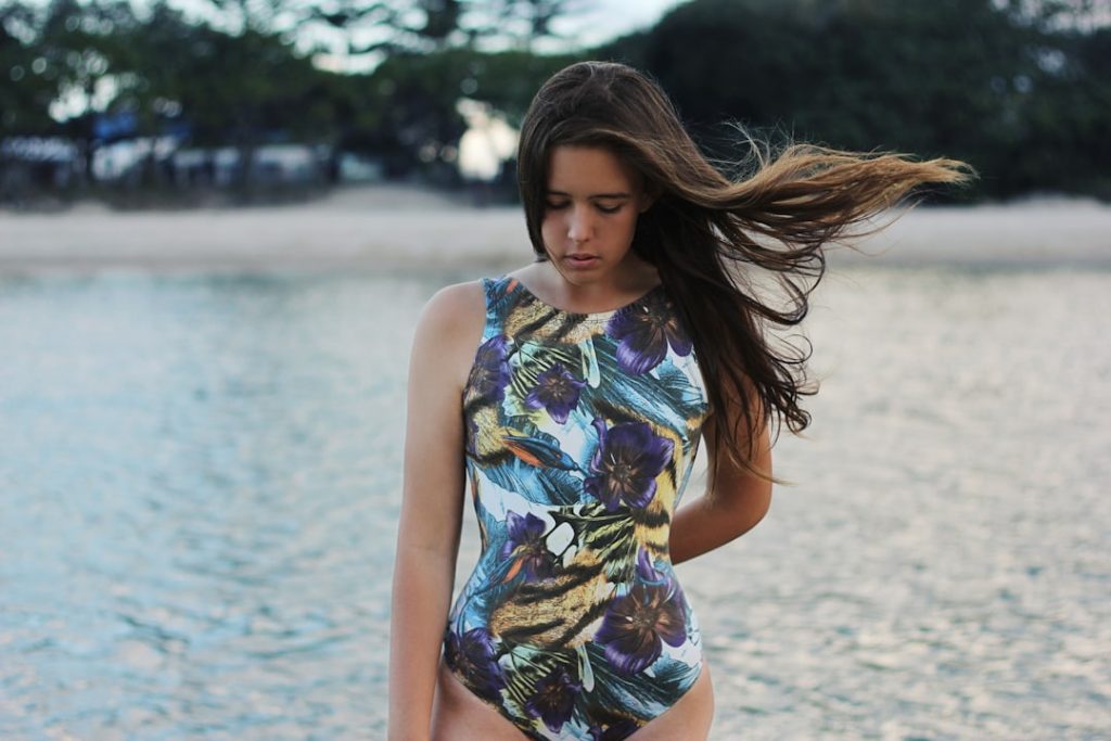 découvrez notre collection de maillots de bain tendance pour femme, homme et enfant. trouvez le swimwear parfait pour la plage, la piscine ou vos vacances d'été.