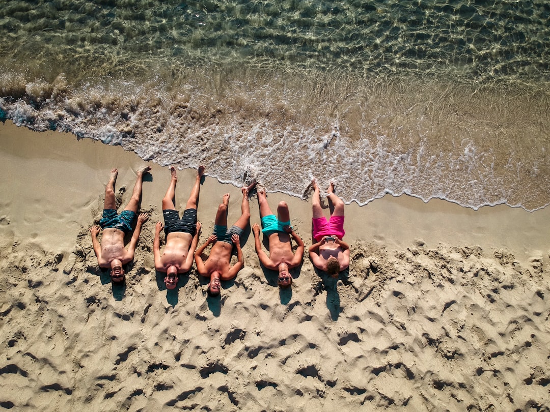 découvrez notre collection de maillots de bain élégants et confortables pour toutes vos activités aquatiques. parfaits pour la plage, la piscine ou les vacances.