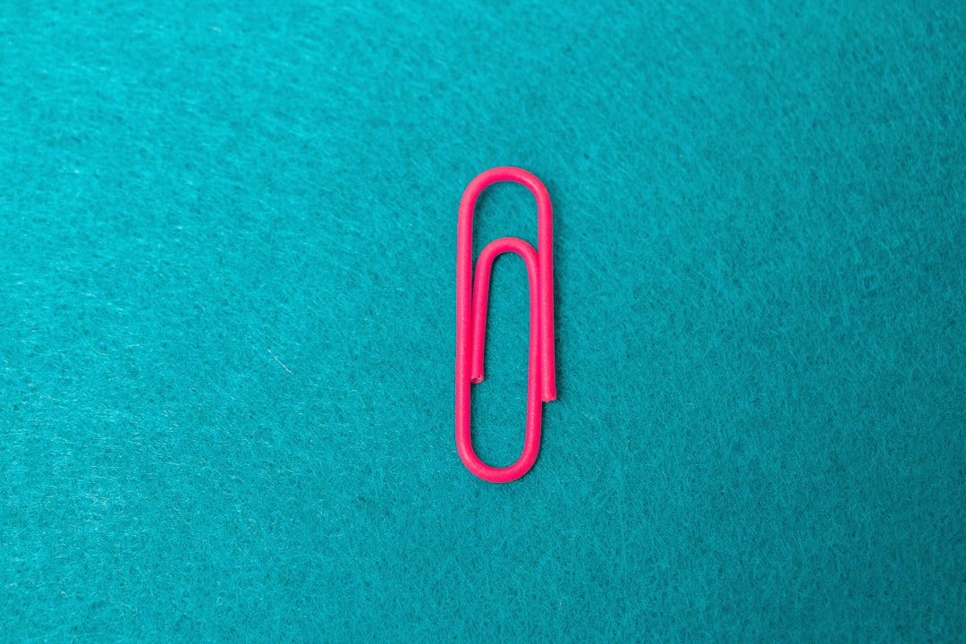 découvrez tout sur le helix piercing : soins, styles tendance et conseils pour un perçage réussi de l'oreille.