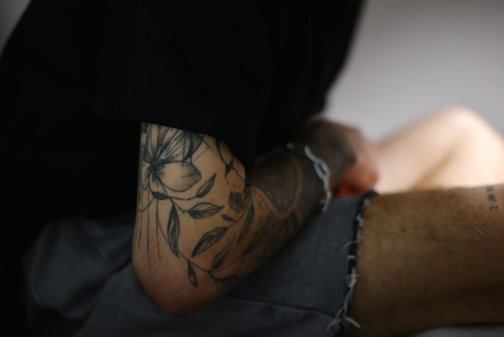découvrez le tatouage semi-permanent, une alternative élégante et durable pour exprimer votre style sans engagement à vie.