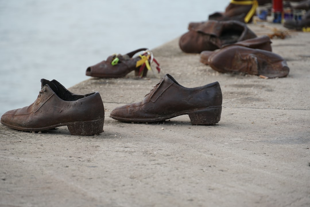 découvrez notre collection de chaussures d'été pour hommes alliant confort, style et légèreté. parfaites pour profiter de la saison estivale avec élégance.
