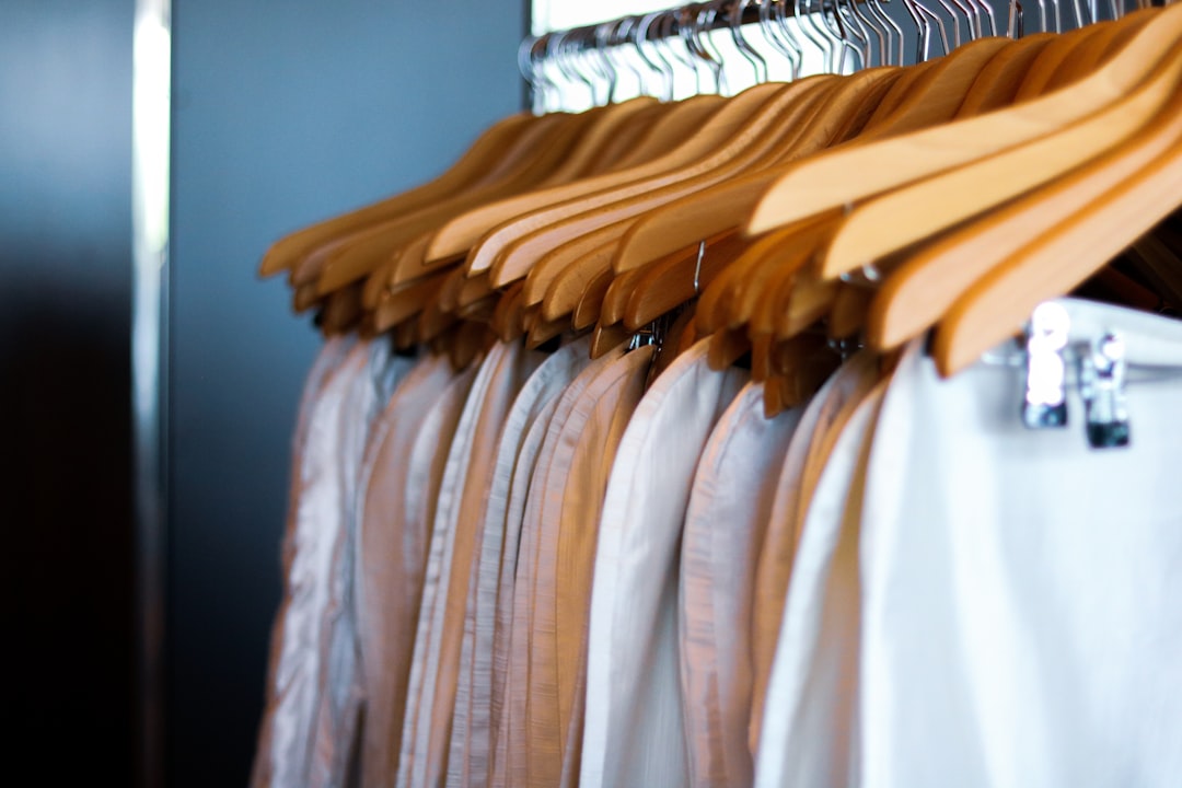 découvrez comment associer parfaitement les vêtements beiges pour un style élégant et harmonieux. conseils de mode et idées d'accords de couleurs pour toutes les occasions.