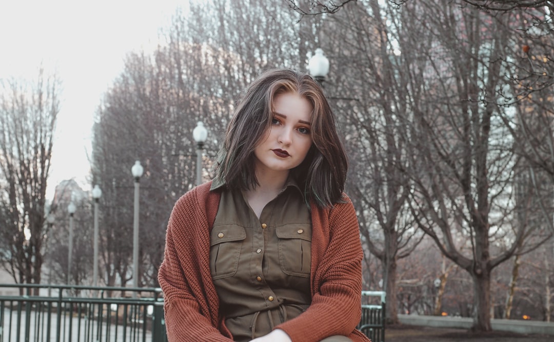 découvrez notre collection de cardigans élégants et confortables, parfaits pour toutes les saisons. style classique ou moderne, trouvez le cardigan idéal pour compléter votre garde-robe.