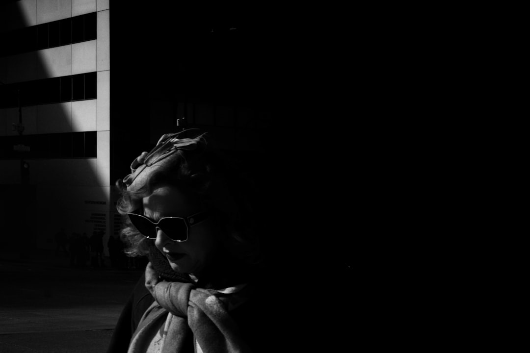 découvrez notre sélection d'accessoires chics pour sublimer votre style avec élégance et raffinement.