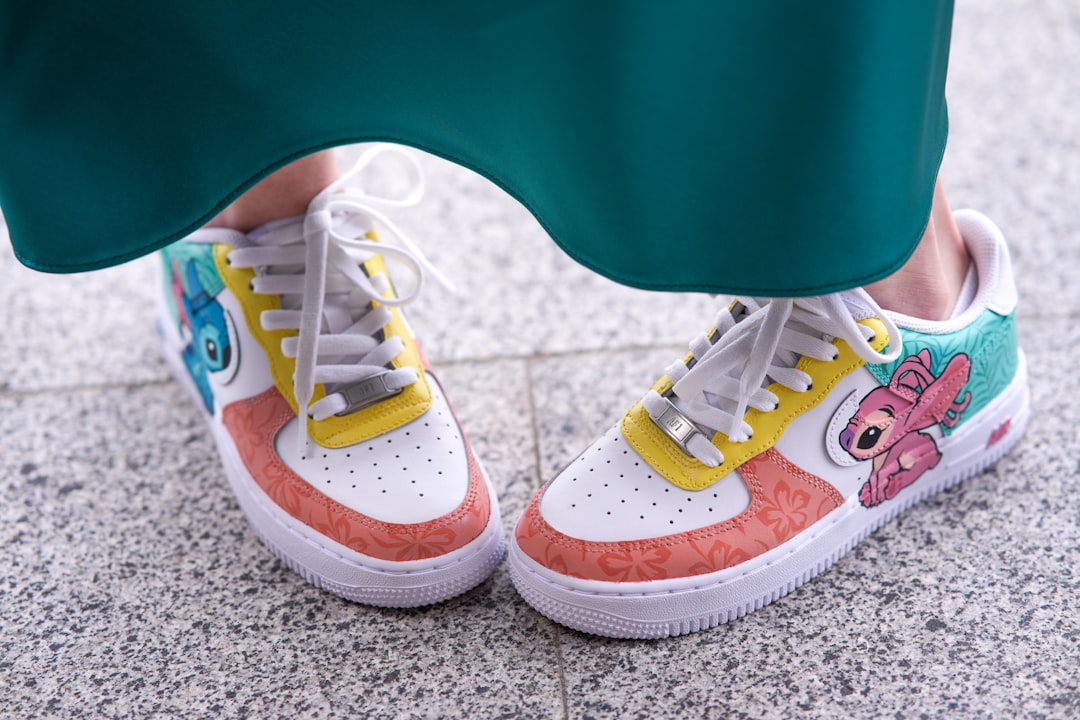 découvrez les dernières collaborations sneakers alliant style unique et innovation, pour des chaussures tendance et exclusives.