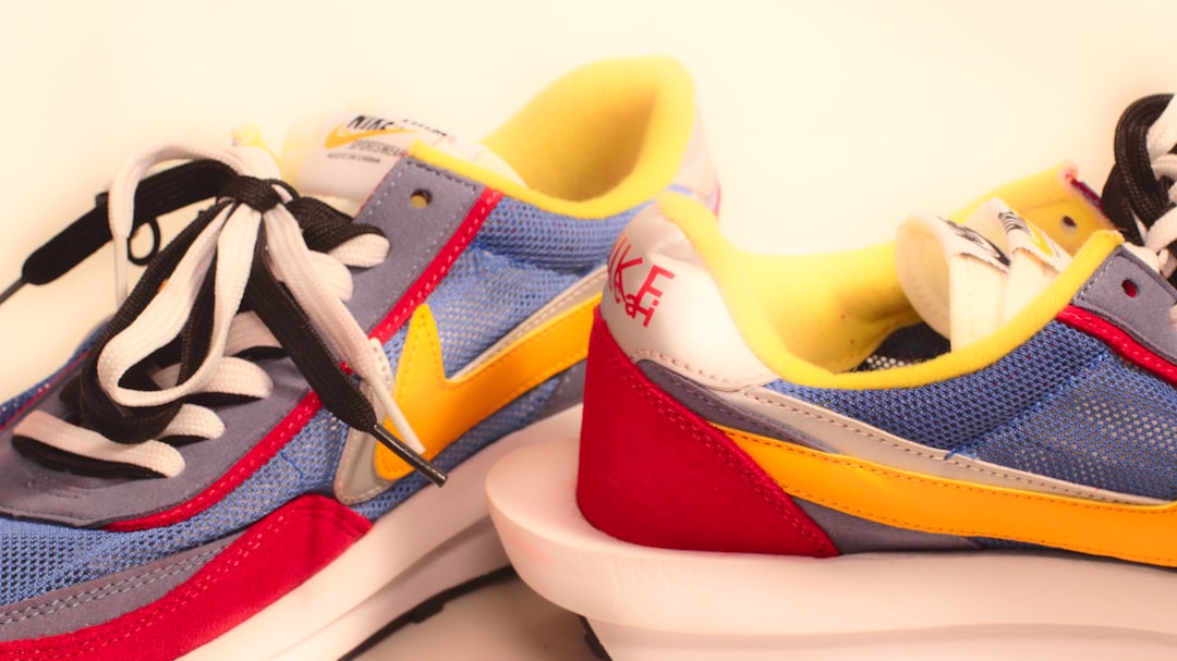 découvrez les dernières collaborations exclusives de sneakers alliant style, innovation et confort pour des éditions limitées uniques.