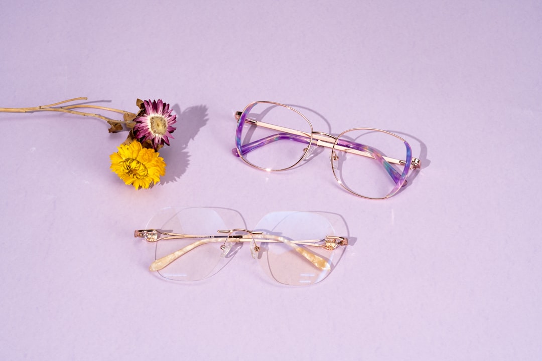 découvrez notre sélection de couleurs de montures de lunettes pour un style unique et personnalisé.