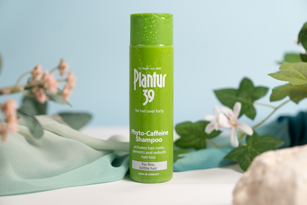 découvrez nos solutions efficaces pour maîtriser les frisottis et sublimer vos cheveux au quotidien avec un contrôle optimal du hair frizz.