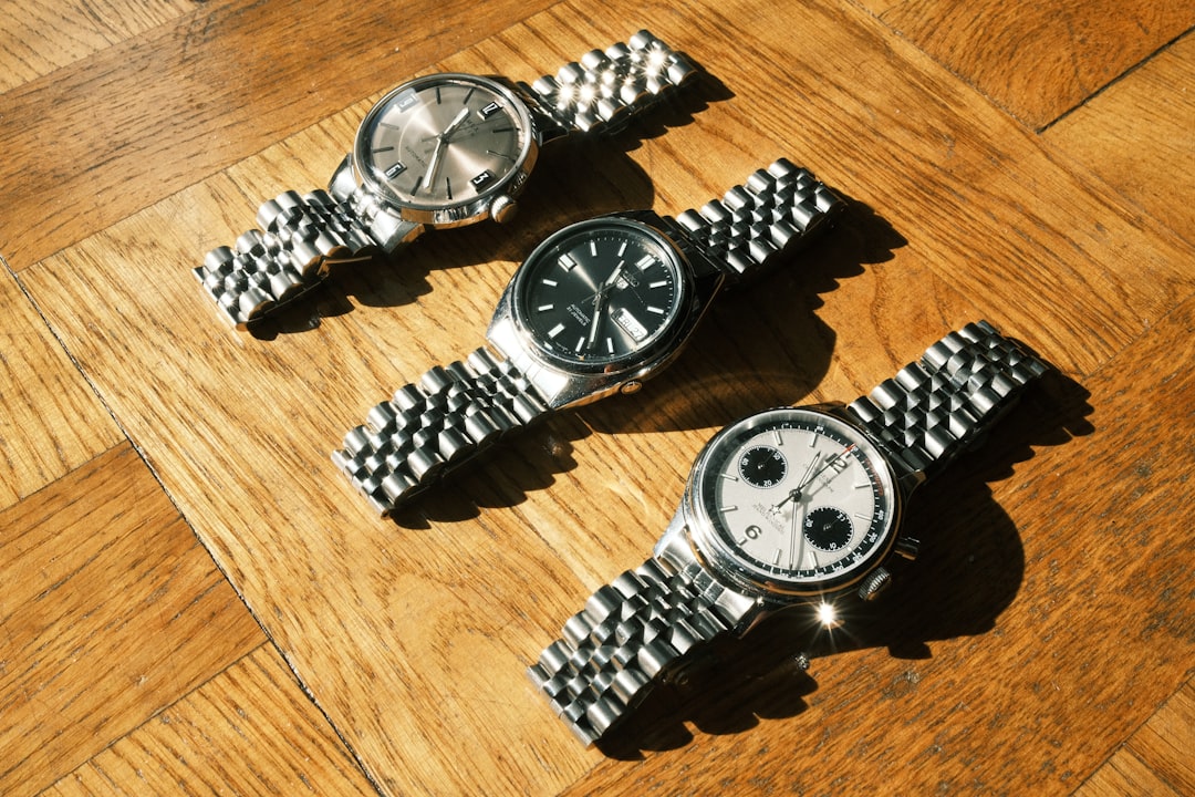 découvrez notre collection de montres de luxe pour hommes alliant élégance, précision et design sophistiqué pour sublimer votre style.