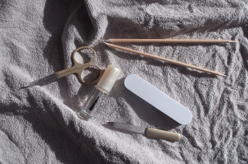 découvrez notre sélection d'outils de manucure professionnels pour des soins des ongles précis et impeccables à domicile ou en institut.