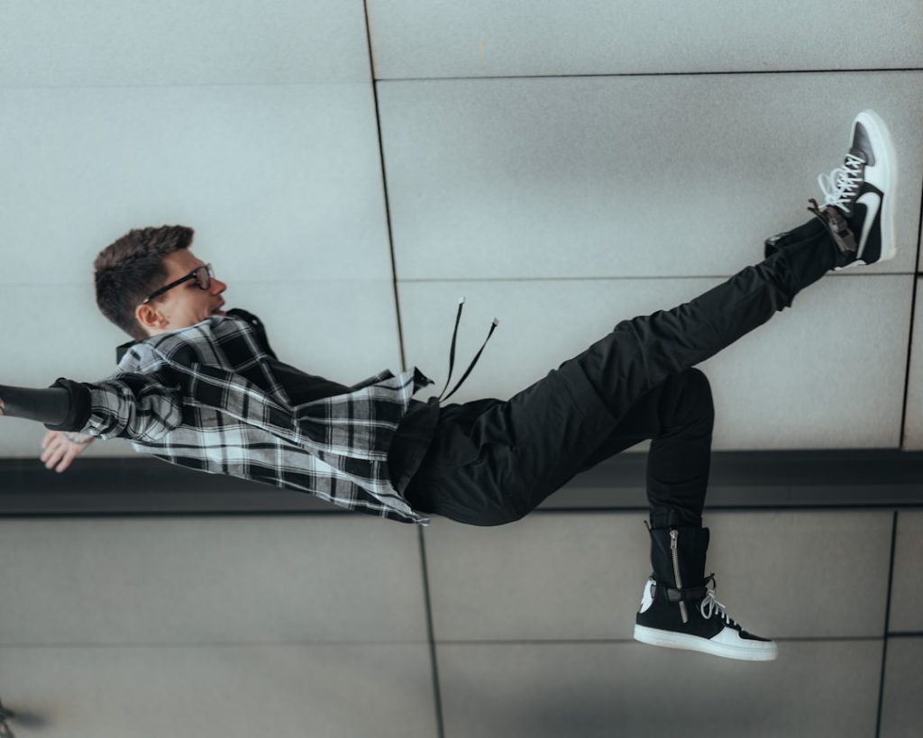 découvrez notre sélection de pantalons cargos pour hommes, alliant confort et style, parfaits pour accompagner vos chaussures préférées.