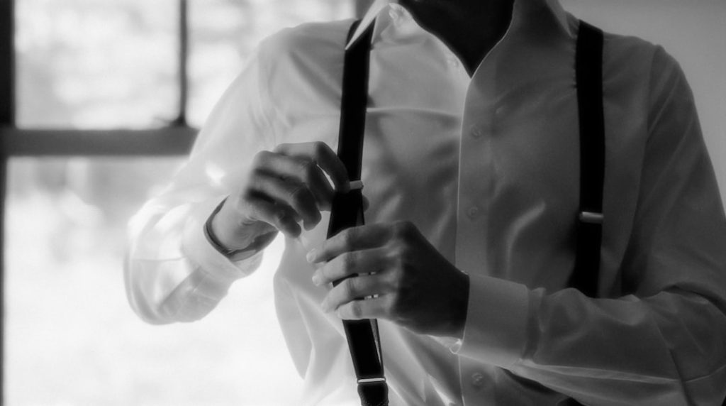 découvrez notre collection élégante de bretelles pour hommes, alliant style et confort pour toutes les occasions.