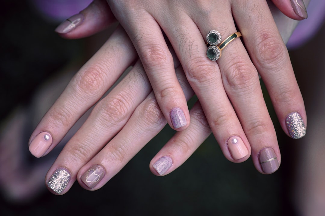 découvrez nos idées élégantes de ongles pastel pour un look doux et tendance. parfaits pour toutes les occasions, ils apportent une touche de fraîcheur à vos mains.