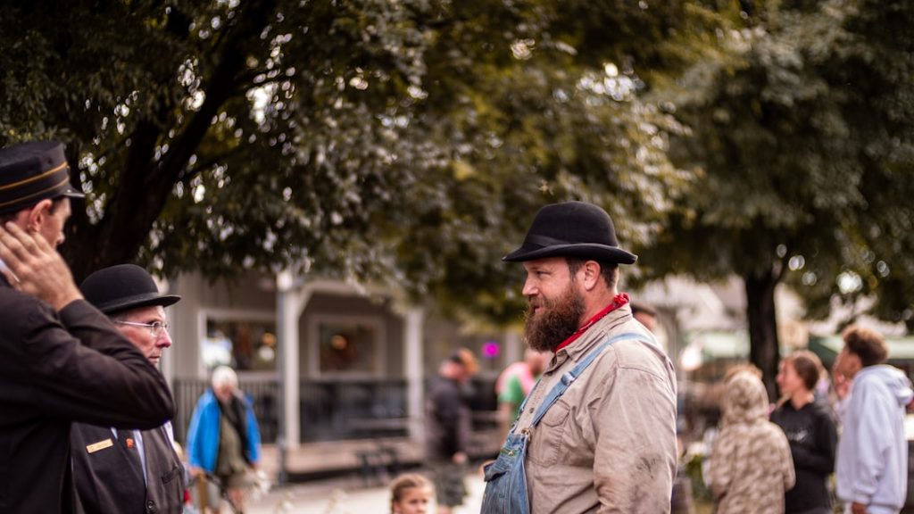 découvrez comment adopter et entretenir la barbe pointue pour un style élégant et moderne.