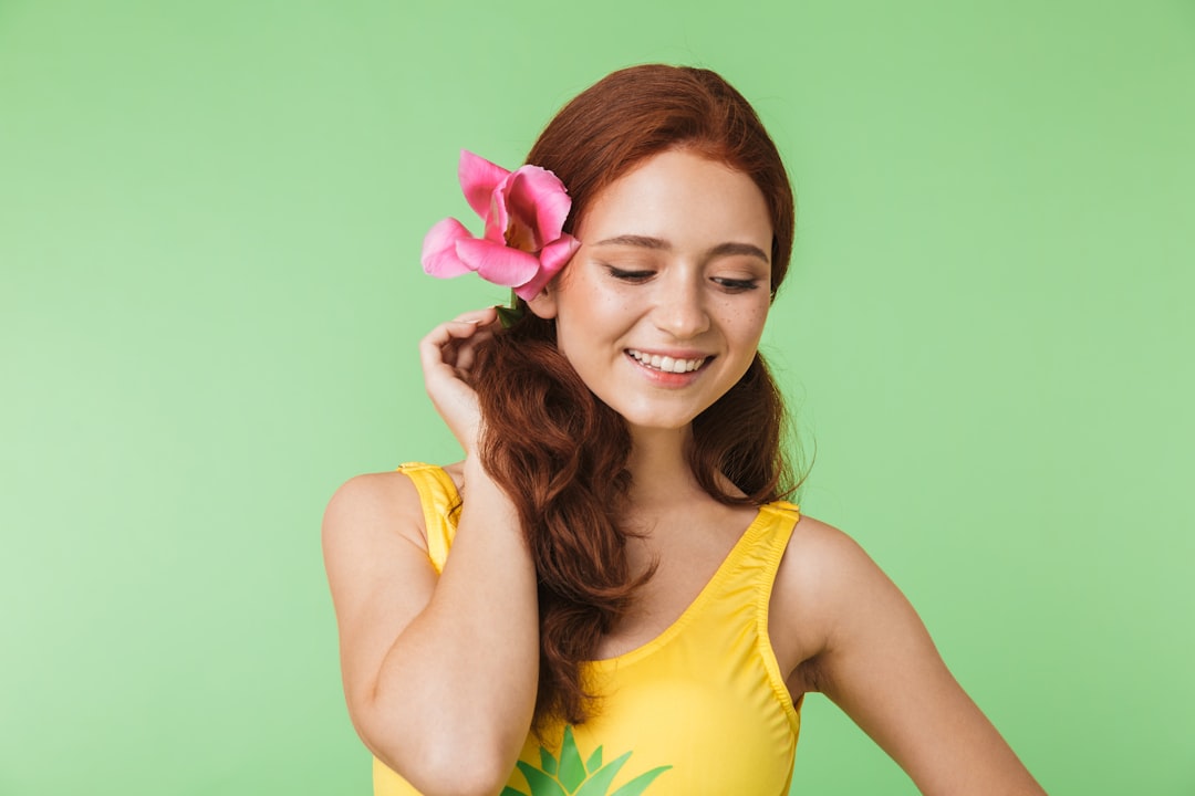 découvrez des coiffures estivales rafraîchissantes et élégantes pour sublimer votre look tout au long de l'été.