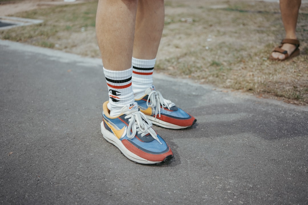 découvrez les sneakers d'été 2024 : alliez style et confort avec les dernières tendances pour un look estival irrésistible.