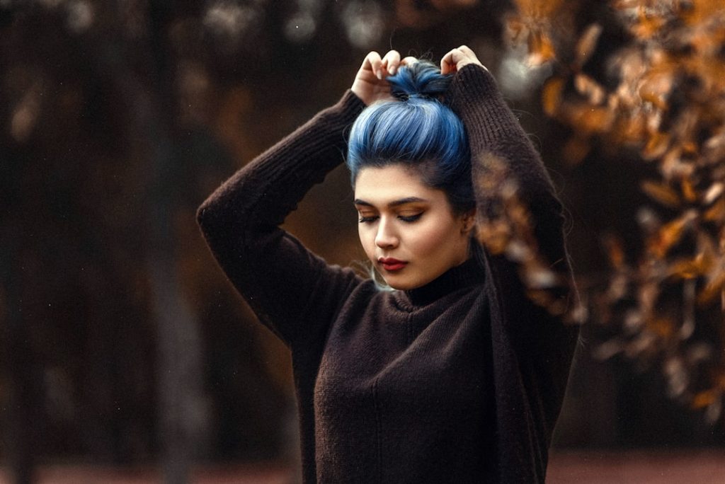 découvrez la coloration capillaire tonale pour sublimer vos cheveux avec des nuances riches et harmonieuses, offrant un éclat naturel et une profondeur unique.