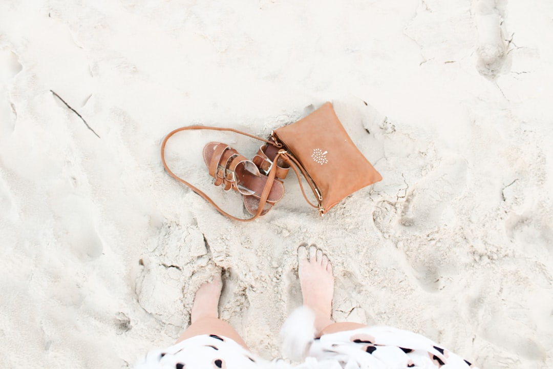 découvrez notre collection élégante de chaussures plates alliant confort et style pour toutes les occasions.