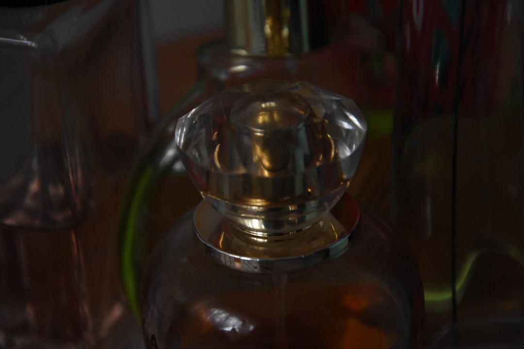 découvrez notre comparaison détaillée des fragrances pour trouver celle qui vous convient le mieux.