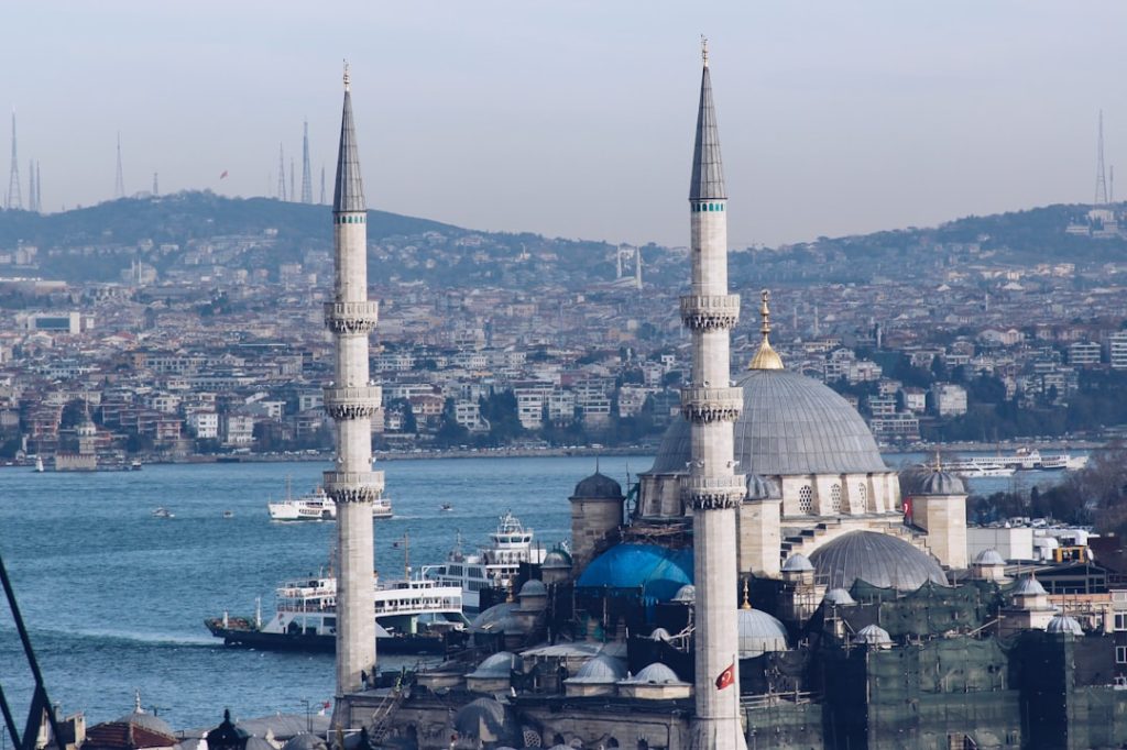 découvrez la greffe de cheveux en turquie, une destination réputée pour ses cliniques spécialisées offrant des traitements de qualité à des prix compétitifs. profitez d'une expertise avancée pour une restauration capillaire naturelle et efficace.