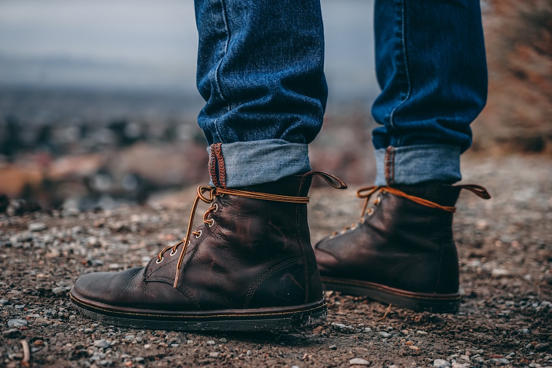 découvrez notre collection de bottines pour hommes alliant style, confort et durabilité. parfaites pour toutes les occasions, nos bottines rehaussent votre look avec élégance.