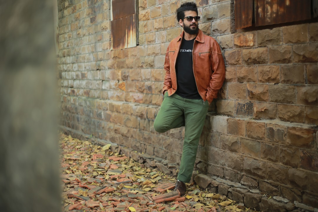 découvrez nos conseils mode pour hommes afin d'adopter un style élégant et tendance en toutes occasions.