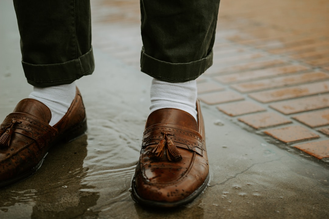 découvrez notre collection élégante de mocassins pour hommes alliant confort et style intemporel, parfaits pour toutes les occasions.