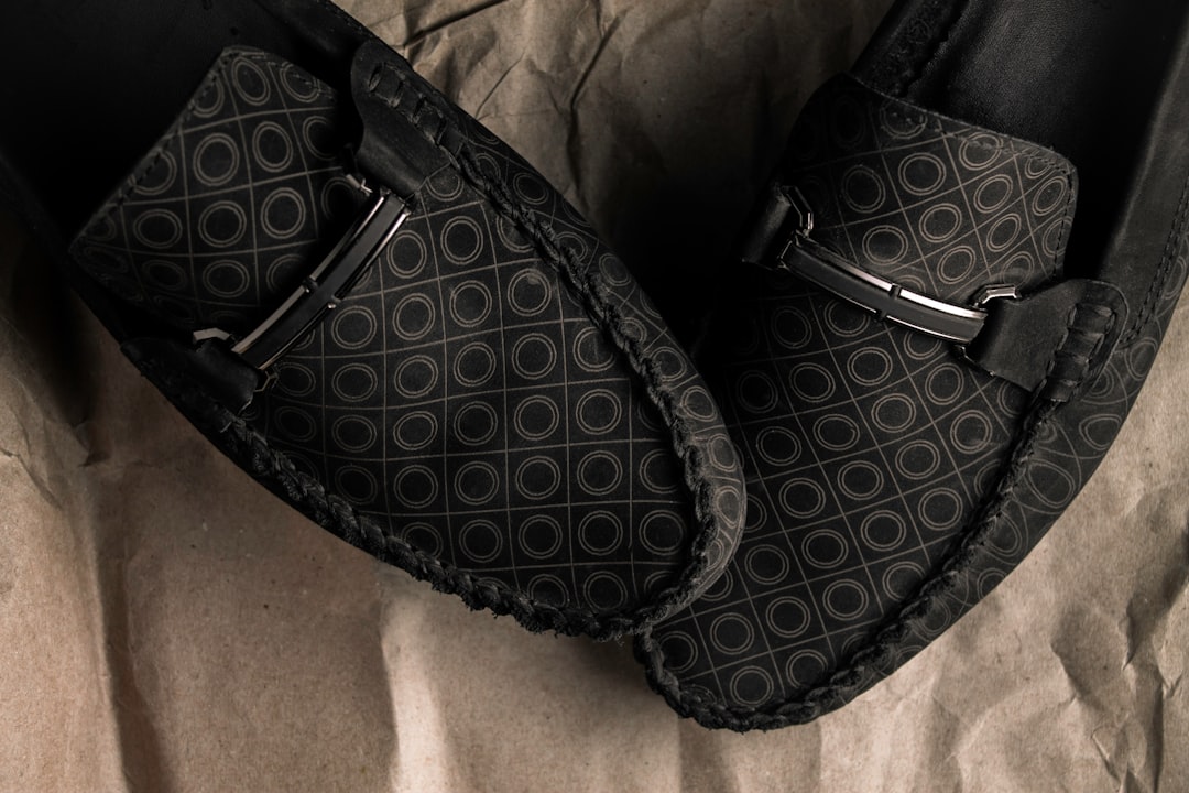 découvrez notre collection élégante de mocassins pour hommes alliant confort et style pour toutes les occasions.