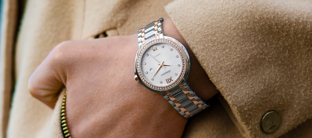 découvrez notre collection élégante de montres pour hommes alliant style, précision et qualité pour toutes les occasions.