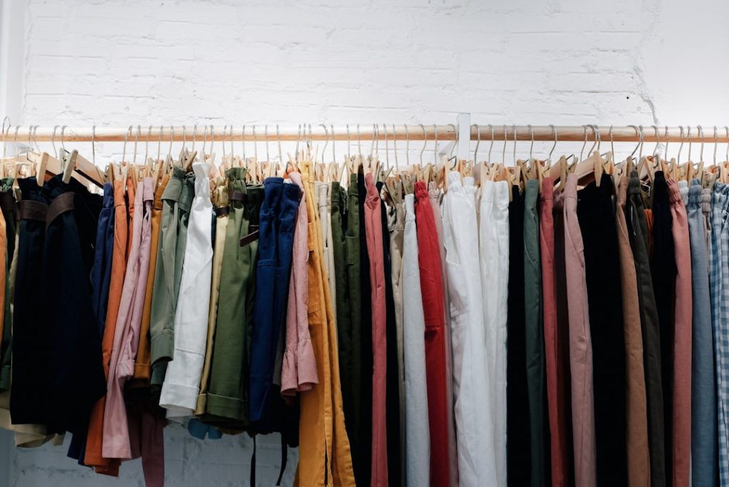 découvrez nos tenues tendances et stylées pour toutes les occasions. inspirez-vous de nos looks mode pour exprimer votre personnalité avec élégance.