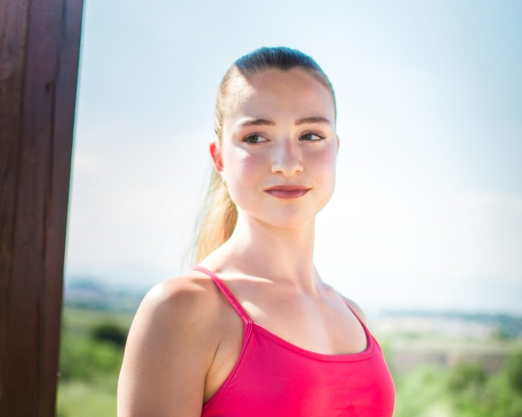 découvrez des idées élégantes et tendance pour coiffer votre queue de cheval, du style décontracté au look sophistiqué, parfait pour toutes les occasions.