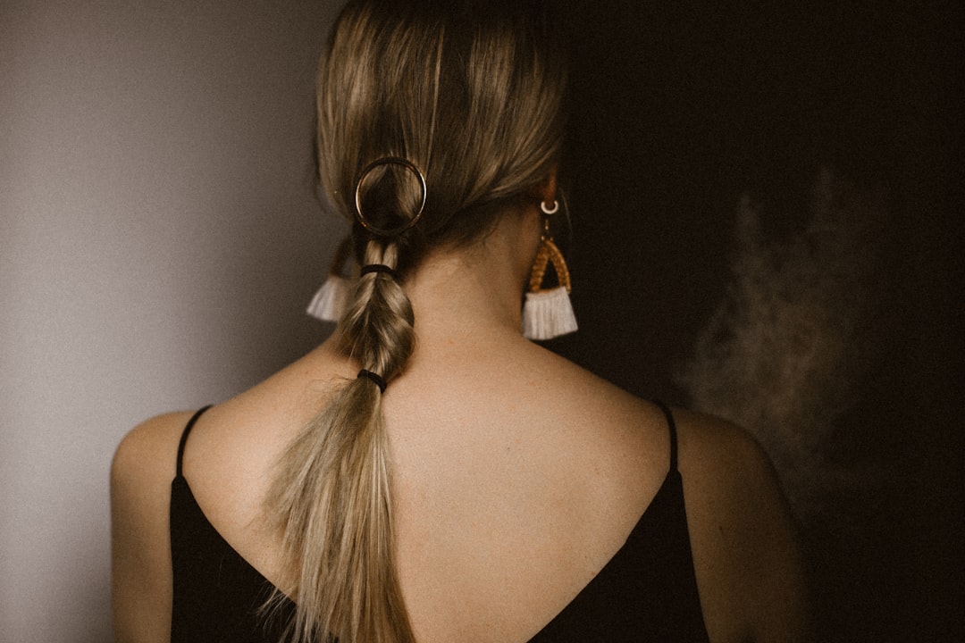 découvrez nos idées et conseils pour adopter la coiffure queue de cheval (ponytail) avec style et élégance au quotidien.
