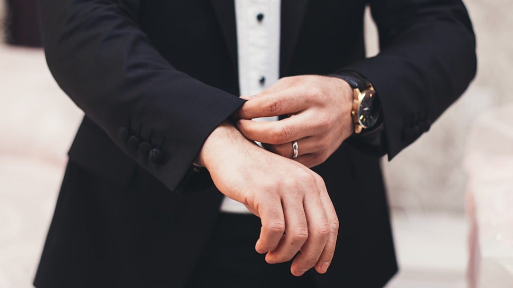 découvrez notre collection élégante de costumes pour toutes occasions, alliant style, confort et qualité.