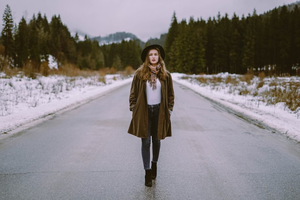 découvrez des tenues d'hiver pour femmes alliant style et confort, parfaites pour affronter le froid avec élégance.