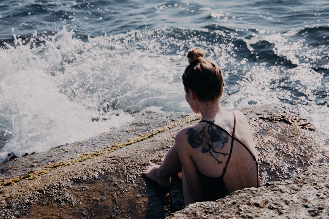 découvrez des idées de tatouages dans le dos pour femmes, alliant élégance et originalité pour sublimer votre style.