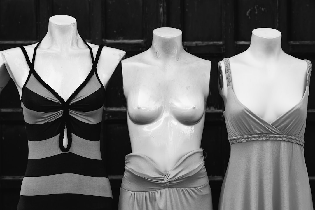 découvrez la robe idéale pour la silhouette en h : des modèles qui mettent en valeur votre taille et apportent équilibre et élégance à votre look.