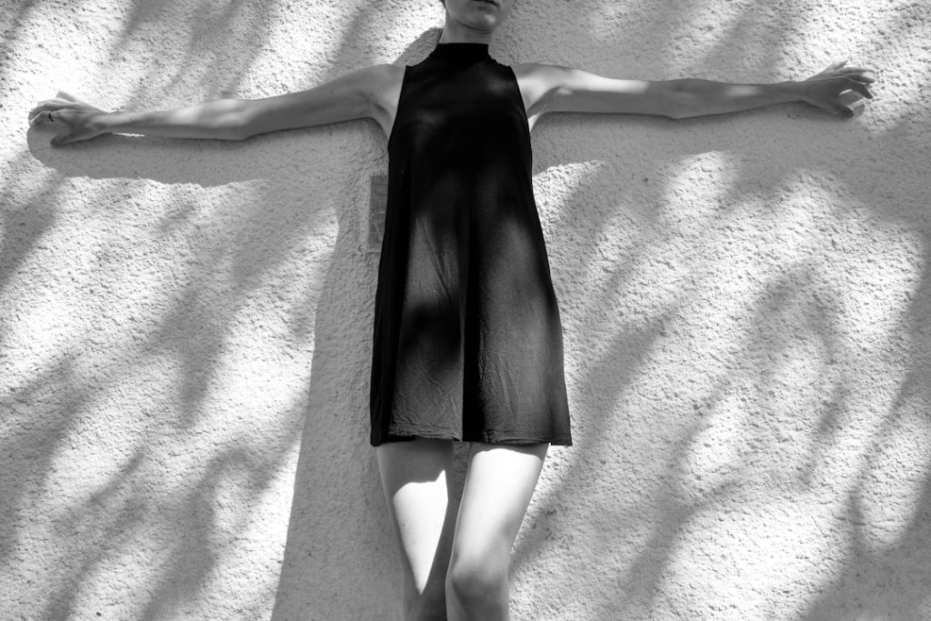 découvrez la robe idéale pour une silhouette en h : mettez en valeur votre taille et créez des courbes avec nos conseils mode adaptés à votre morphologie.