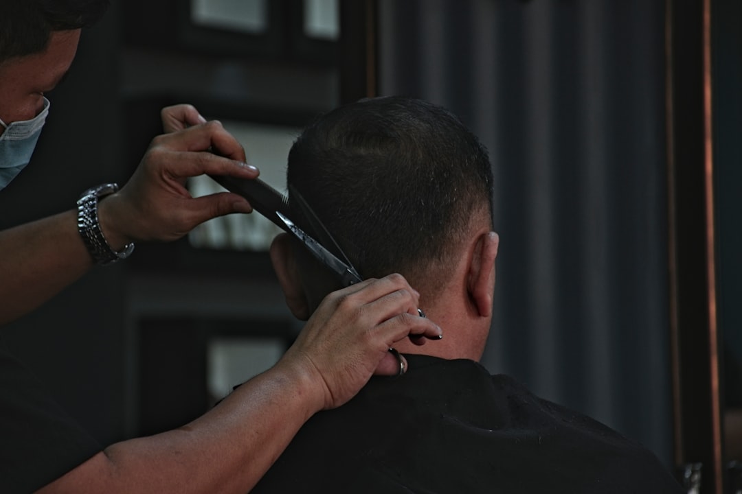 coupe de cheveux pour hommes : styles modernes et classiques pour sublimer votre look.