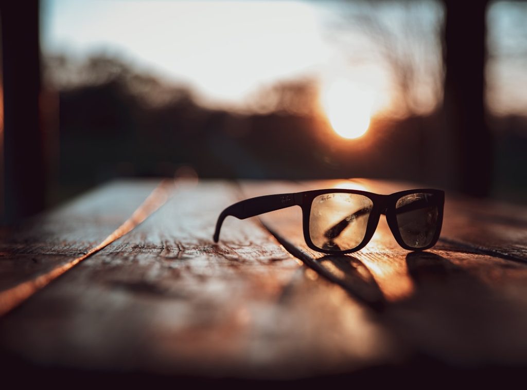 découvrez notre collection de lunettes de soleil ray-ban alliant style intemporel et protection optimale pour vos yeux. parfaites pour un look tendance toute l'année.
